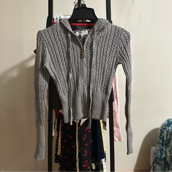 Frankie’s Bikinis Aimee Cable Cloud Knit Hoodie size S - Picture 4 of 10